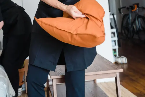 Cleaner holding a cushion case